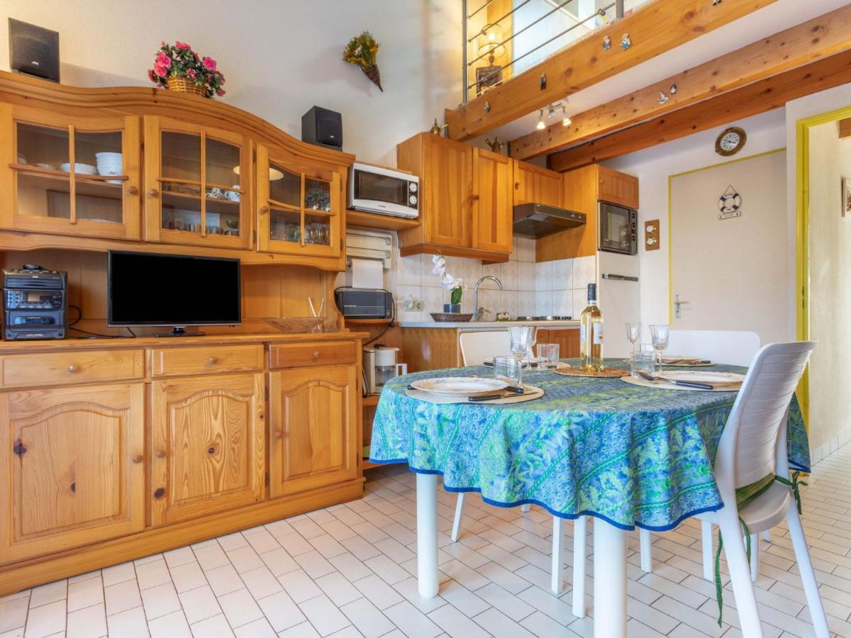Holiday Home Le Hameau du Port Saint-Cyprien  Dış mekan fotoğraf