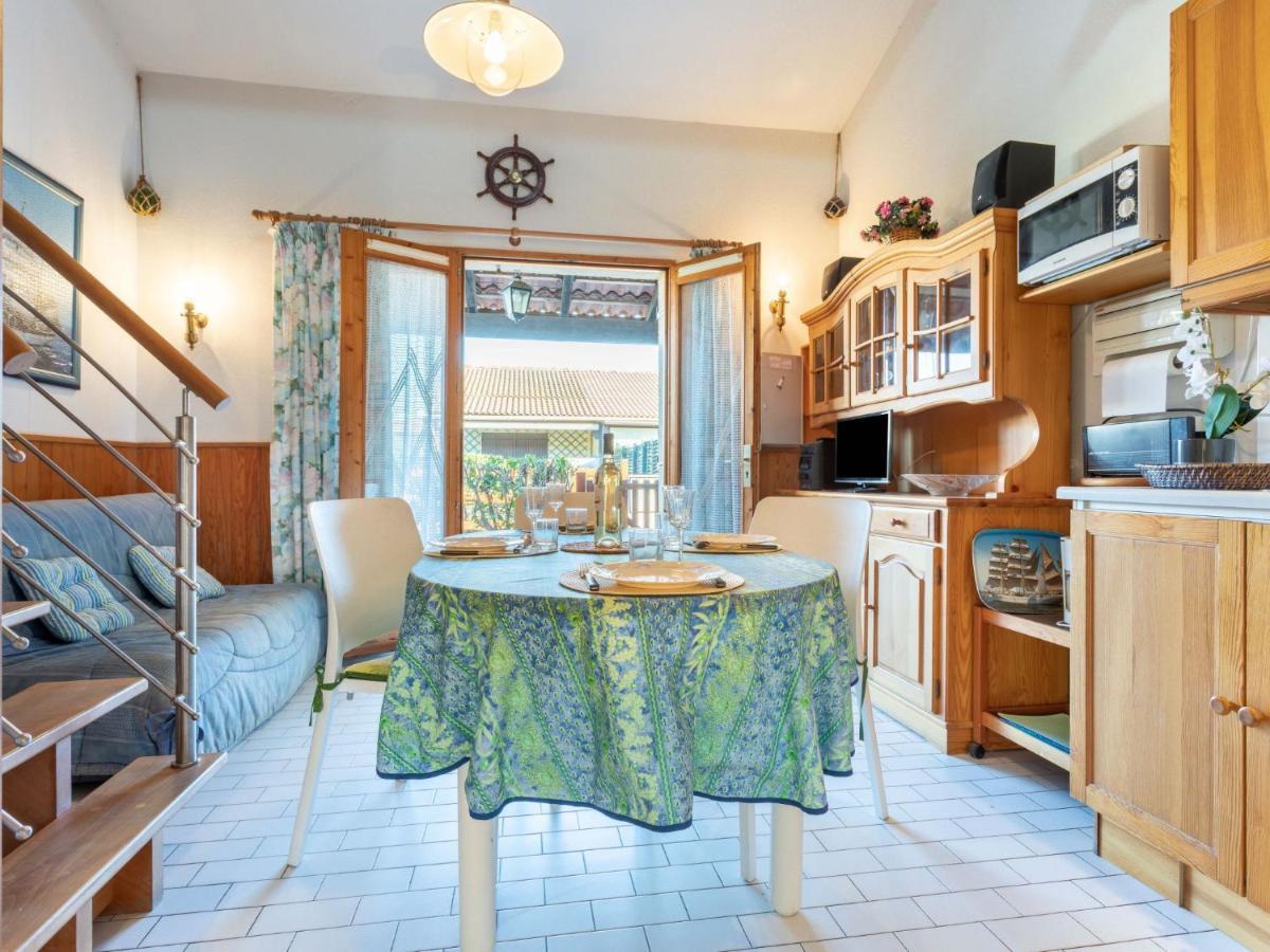 Holiday Home Le Hameau du Port Saint-Cyprien  Dış mekan fotoğraf